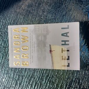 Lethal by Sandra Brown Paperback EUC